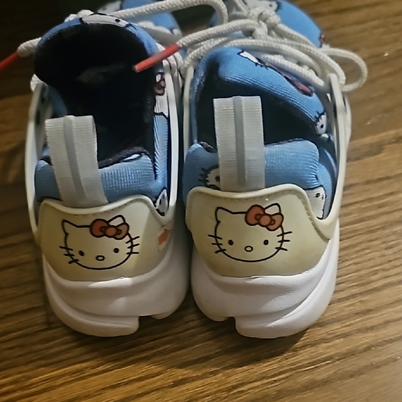 Nike Hello Kitty Blue Kids Shoes - Picture 3 of 5